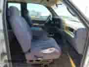 1996 Dodge 1500 z VIN 3B7HF13Y3TG152802, wystawiony jako IAAI lot #42637246 z przebiegiem 214 630 mil mil oraz . Historia ofert i sprzedaży dostępna na DreamBid. Obrazek 5.