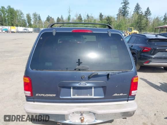 1998 Ford Explorer XLT с VIN 1FMZU35P3WZB28624, выставлен на аукционе IAAI как лот 42142177 с пробегом 208 589 миль миль и . История ставок и продаж доступна на DreamBid. Изображение 16.