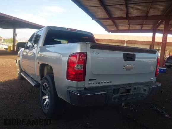 2011 Chevrolet Silverado 1500 LTZ with VIN 3GCPCTE01BG384112, listed as a IAAI auction lot 43085132 with 200,374 mi miles and . Bid and sale history available at DreamBid. Image 3.