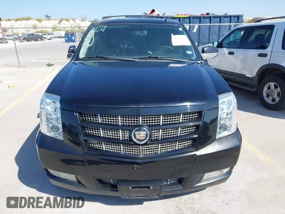 2013 Cadillac Escalade Premium z VIN 1GYS4CEF8DR268298, wystawiony jako IAAI lot #43402503 z przebiegiem 204 360 mil mil oraz . Historia ofert i sprzedaży dostępna na DreamBid. Obrazek 13.