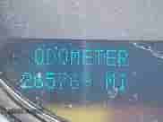 2010 Chevrolet Suburban LT z VIN 1GNUCJE03AR267838, wystawiony jako IAAI lot #42535623 z przebiegiem 265 769 mil mil oraz . Historia ofert i sprzedaży dostępna na DreamBid. Obrazek 15.