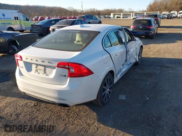 2017 Volvo S60 Inscription с VIN LYV402TK4HB125382, выставлен на аукционе IAAI как лот 41459662 с пробегом 146 554 миль миль и . История ставок и продаж доступна на DreamBid. Изображение 4.