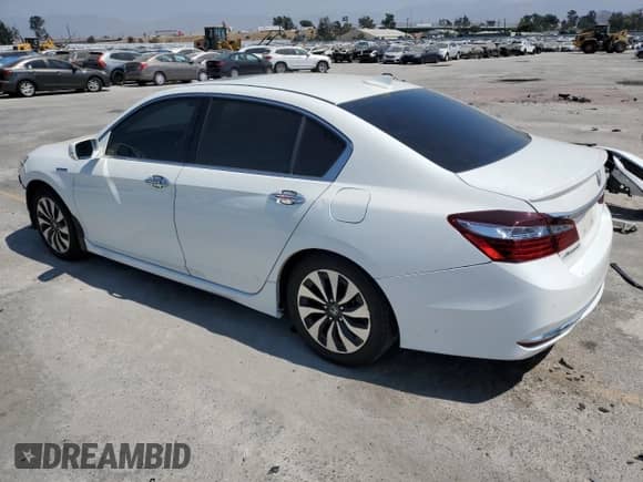 2017 Honda Accord Touring with VIN JHMCR6F70HC012152, listed as a Copart auction lot 68755465 with 109,282 mi miles and Salvage title. Bid and sale history available at DreamBid. Image 2.