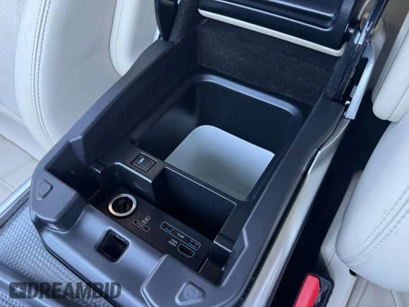 2017 Land Rover Range Rover Sport Autobiography z VIN SALWV2FE3HA142612, wystawiony jako Copart lot #85688165 z przebiegiem 151 760 mil mil oraz Czysty tytuł • Clean title. Historia ofert i sprzedaży dostępna na DreamBid. Obrazek 13.