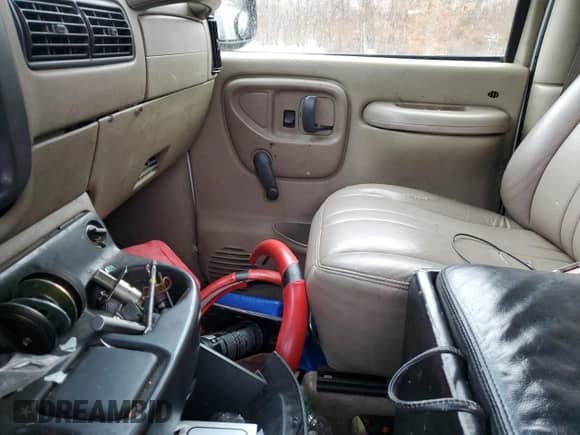 1999 Chevrolet City Express Cargo z VIN 1GCHG39R6X1028715, wystawiony jako Copart lot #46252885 z przebiegiem Nie podano mil oraz Szkoda całkowita • Salvage title. Historia ofert i sprzedaży dostępna na DreamBid. Obrazek 11.