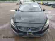 2016 Volvo S60 T5 Drive-E Premier z VIN YV126MFK7G2407961, wystawiony jako IAAI lot #42640958 z przebiegiem 96 884 mil mil oraz . Historia ofert i sprzedaży dostępna na DreamBid. Obrazek 12.