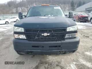 2005 Chevrolet Silverado 3500 SRW LT с VIN 1GCHK33265F951268, выставлен на аукционе Copart как лот 45678325 с пробегом 349 803 миль миль и Списание • Salvage title. История ставок и продаж доступна на DreamBid. Изображение 5.