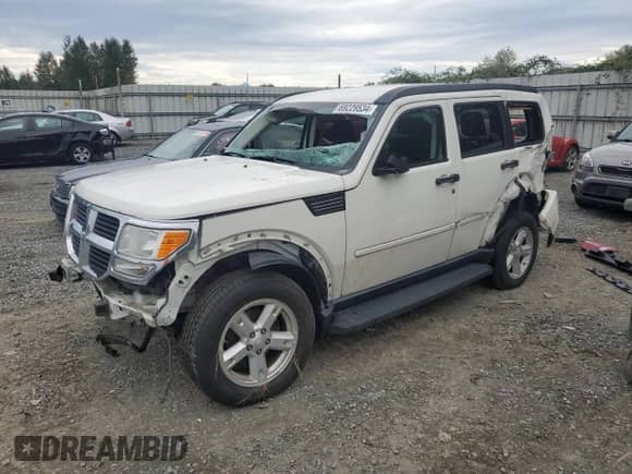 2008 Dodge Nitro SXT with VIN 1D8GU28K98W280841, listed as a Copart auction lot 69229534 with 136,475 mi miles and Salvage title. Bid and sale history available at DreamBid. Image 1.