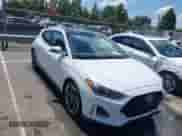 2019 Hyundai Veloster Turbo с VIN KMHTH6AB9KU005441, выставлен на аукционе IAAI как лот 42735625 с пробегом 72 000 миль миль и . История ставок и продаж доступна на DreamBid. Изображение 1.