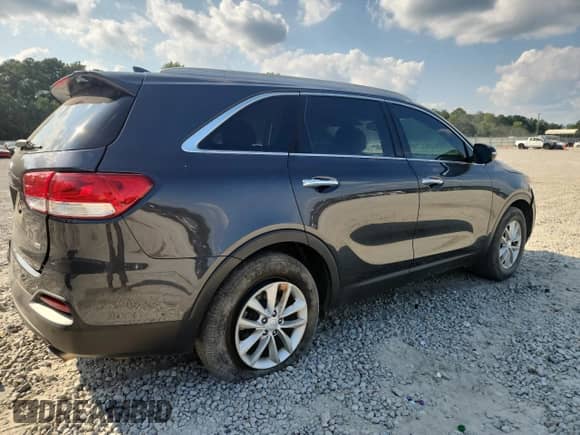 2018 Kia Sorento LX z VIN 5XYPG4A39JG357263, wystawiony jako Copart lot #80367285 z przebiegiem 123 367 mil mil oraz Szkoda całkowita • Salvage title. Historia ofert i sprzedaży dostępna na DreamBid. Obrazek 3.