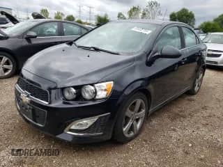 2015 Chevrolet Sonic RS z VIN 1G1JG5SB7F4175707, wystawiony jako Copart lot #69455704 z przebiegiem 69 899 mil mil oraz Szkoda całkowita • Salvage title. Historia ofert i sprzedaży dostępna na DreamBid. Obrazek 1.