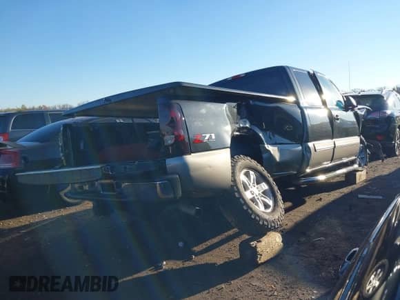 2003 Chevrolet Silverado 1500 с VIN 2GCEK19T231175216, выставлен на аукционе IAAI как лот 40819455 с пробегом 89 855 миль миль и . История ставок и продаж доступна на DreamBid. Изображение 4.