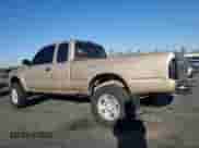 1997 Toyota Tacoma z VIN 4TAWM72NXVZ328170, wystawiony jako Copart lot #81649744 z przebiegiem 171 620 mil mil oraz Szkoda całkowita • Salvage title. Historia ofert i sprzedaży dostępna na DreamBid. Obrazek 2.