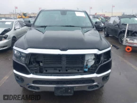 2020 Ram 1500 Big Horn z VIN 1C6RREFG1LN333692, wystawiony jako IAAI lot #41517721 z przebiegiem 67 046 mil mil oraz . Historia ofert i sprzedaży dostępna na DreamBid. Obrazek 12.