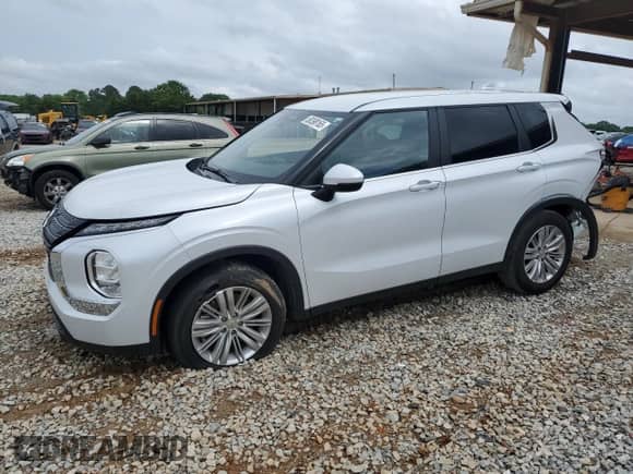2024 Mitsubishi Outlander ES with VIN JA4J3UA80RZ067143, listed as a Copart auction lot 58398165 with 22,518 mi miles and Salvage title. Bid and sale history available at DreamBid. Image 1.