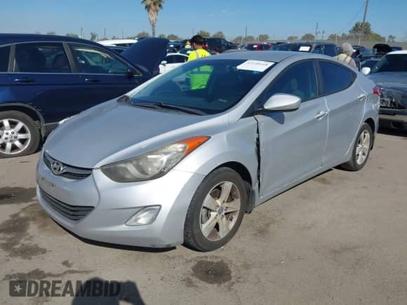 2013 Hyundai Elantra GLS с VIN KMHDH4AE1DU898596, выставлен на аукционе IAAI как лот 43240168 с пробегом 123 373 миль миль и . История ставок и продаж доступна на DreamBid. Изображение 17.