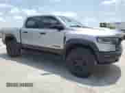 2025 Ram 1500 RHO z VIN 1C6SRFUP6SN661246, wystawiony jako Copart lot #65175565 z przebiegiem 11 289 mil mil oraz Szkoda całkowita • Salvage title. Historia ofert i sprzedaży dostępna na DreamBid. Obrazek 4.