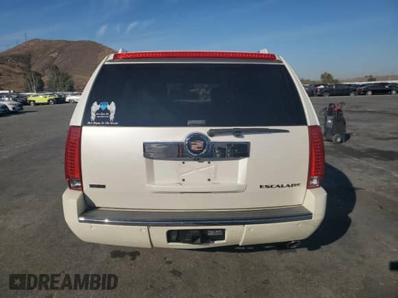 2012 Cadillac Escalade ESV Luxury с VIN 1GYS3HEF3CR320435, выставлен на аукционе Copart как лот 80949915 с пробегом 252 142 миль миль и Списание • Salvage title. История ставок и продаж доступна на DreamBid. Изображение 6.