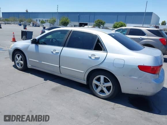2005 Honda Accord EX-L with VIN 1HGCM56895A077478, listed as a IAAI auction lot 42590151 with 212,368 mi miles and . Bid and sale history available at DreamBid. Image 3.