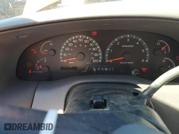 2000 Ford F-150 z VIN 2FTZF1822YCA47410, wystawiony jako Copart lot #84905915 z przebiegiem Nie podano mil oraz Czysty tytuł • Clean title. Historia ofert i sprzedaży dostępna na DreamBid. Obrazek 9.