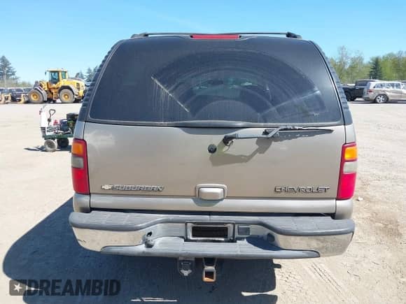2003 Chevrolet Suburban LT with VIN 3GNEC16Z23G155942, listed as a IAAI auction lot 42077249 with 218,465 mi miles and . Bid and sale history available at DreamBid. Image 16.