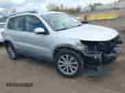 2017 Volkswagen Tiguan S с VIN WVGBV7AX3HK053284, выставлен на аукционе IAAI как лот 43509259 с пробегом 29 389 миль миль и . История ставок и продаж доступна на DreamBid. Изображение 1.