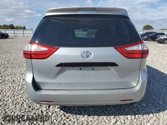 2015 Toyota Sienna L with VIN 5TDZK3DC7FS591635, listed as a Copart auction lot 89246835 with 271,633 mi miles and Clean title. Bid and sale history available at DreamBid. Image 6.