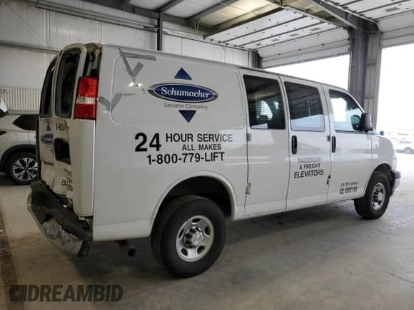 2021 Chevrolet Express Cargo with VIN 1GCWGAF75M1239804, listed as a Copart auction lot 50425265 with 33,171 mi miles and Salvage title. Bid and sale history available at DreamBid. Image 3.