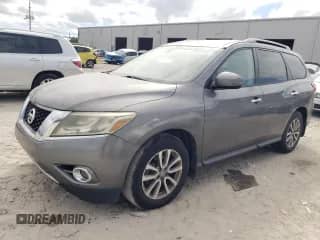 2015 Nissan Pathfinder S with VIN 5N1AR2MN9FC652744, listed as a Copart auction lot 82477245 with 224,421 mi miles and Clean title. Bid and sale history available at DreamBid. Image 1.