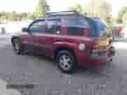 2004 Chevrolet TrailBlazer LT z VIN 1GNDS13S442442330, wystawiony jako IAAI lot #43473019 z przebiegiem 213 382 mil mil oraz . Historia ofert i sprzedaży dostępna na DreamBid. Obrazek 3.