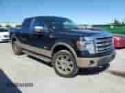 2013 Ford F-150 King Ranch z VIN 1FTFW1ET9DKG37240, wystawiony jako Copart lot #86340875 z przebiegiem 186 452 mil mil oraz Czysty tytuł • Clean title. Historia ofert i sprzedaży dostępna na DreamBid. Obrazek 4.