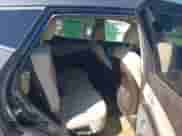 2018 Hyundai Santa Fe 2.4L z VIN 5NMZUDLB1JH062072, wystawiony jako IAAI lot #43131763 z przebiegiem 115 870 mil mil oraz . Historia ofert i sprzedaży dostępna na DreamBid. Obrazek 8.