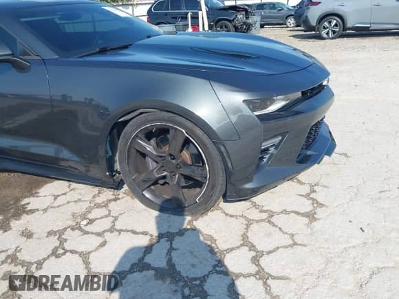 2018 Chevrolet Camaro 2SS z VIN 1G1FH1R78J0108224, wystawiony jako IAAI lot #43204029 z przebiegiem 28 372 mil mil oraz . Historia ofert i sprzedaży dostępna na DreamBid. Obrazek 6.