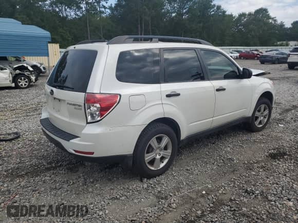 2011 Subaru Forester X z VIN JF2SHABC6BG780161, wystawiony jako Copart lot #65874135 z przebiegiem 208 717 mil mil oraz Szkoda całkowita • Salvage title. Historia ofert i sprzedaży dostępna na DreamBid. Obrazek 3.