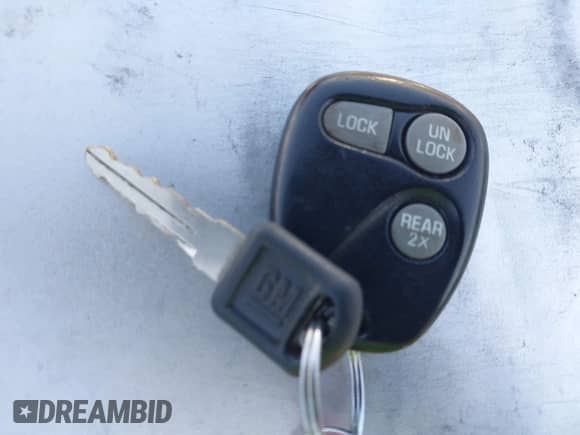 1999 Chevrolet Suburban z VIN 1GNFK16R9XJ318663, wystawiony jako IAAI lot #43358644 z przebiegiem 197 845 mil mil oraz . Historia ofert i sprzedaży dostępna na DreamBid. Obrazek 11.