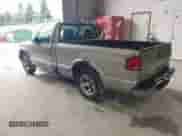 2000 Chevrolet S-10 with VIN 1GCCS1456YK216812, listed as a IAAI auction lot 42415618 with 140,861 mi miles and . Bid and sale history available at DreamBid. Image 3.