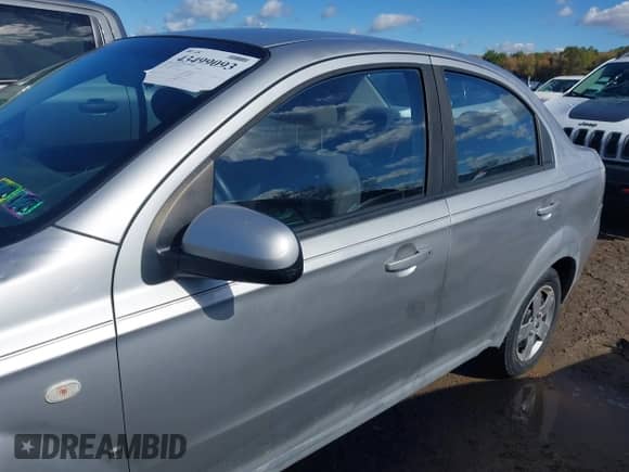 2008 Chevrolet Aveo LS with VIN KL1TD56698B015128, listed as a IAAI auction lot 43499093 with 138,224 mi miles and . Bid and sale history available at DreamBid. Image 14.