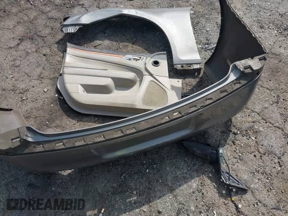 2014 Chrysler 300 C z VIN 2C3CCAEG6EH220900, wystawiony jako IAAI lot #43080522 z przebiegiem 153 817 mil mil oraz . Historia ofert i sprzedaży dostępna na DreamBid. Obrazek 12.