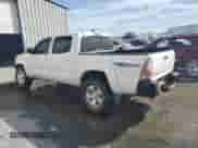 2015 Toyota Tacoma z VIN 3TMLU4EN9FM196670, wystawiony jako Copart lot #89926135 z przebiegiem 184 579 mil mil oraz Szkoda całkowita • Salvage title. Historia ofert i sprzedaży dostępna na DreamBid. Obrazek 2.