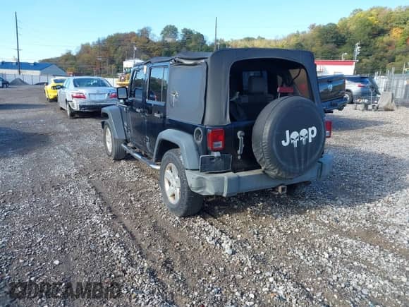 2007 Jeep Wrangler Unlimited X с VIN 1J4GA39127L137551, выставлен на аукционе IAAI как лот 43497385 с пробегом 219 322 миль миль и . История ставок и продаж доступна на DreamBid. Изображение 3.
