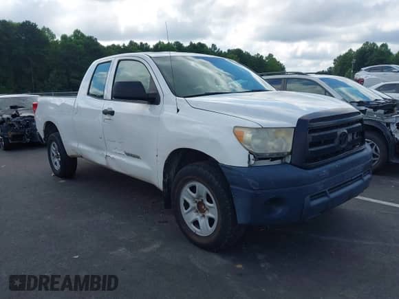 2012 Toyota Tundra z VIN 5TFRU5F10CX026554, wystawiony jako IAAI lot #43010233 z przebiegiem 221 656 mil mil oraz . Historia ofert i sprzedaży dostępna na DreamBid. Obrazek 1.