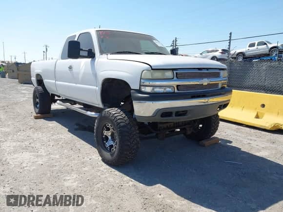 2000 Chevrolet Silverado 2500 LS с VIN 1GCGK29UXYE142512, выставлен на аукционе IAAI как лот 42679849 с пробегом 73 394 миль миль и . История ставок и продаж доступна на DreamBid. Изображение 1.
