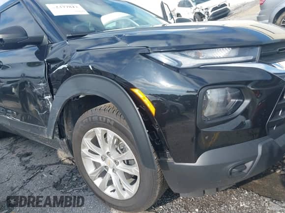 2022 Chevrolet TrailBlazer LS z VIN KL79MMS22NB094117, wystawiony jako IAAI lot #42377812 z przebiegiem 73 140 mil mil oraz . Historia ofert i sprzedaży dostępna na DreamBid. Obrazek 6.