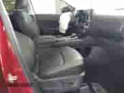 2023 Nissan Pathfinder SL z VIN 5N1DR3CB3PC256059, wystawiony jako IAAI lot #42234526 z przebiegiem 7 320 mil mil oraz . Historia ofert i sprzedaży dostępna na DreamBid. Obrazek 5.