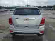 2017 Chevrolet Trax Premier z VIN 3GNCJRSB5HL125496, wystawiony jako Copart lot #61479545 z przebiegiem 96 541 mil mil oraz Szkoda całkowita • Salvage title. Historia ofert i sprzedaży dostępna na DreamBid. Obrazek 6.