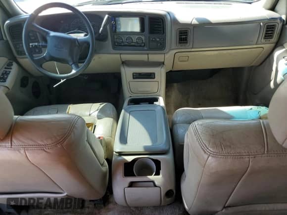 2001 Chevrolet Suburban LT с VIN 3GNFK16T31G133044, выставлен на аукционе Copart как лот 71168145 с пробегом 226 205 миль миль и Списание • Salvage title. История ставок и продаж доступна на DreamBid. Изображение 8.