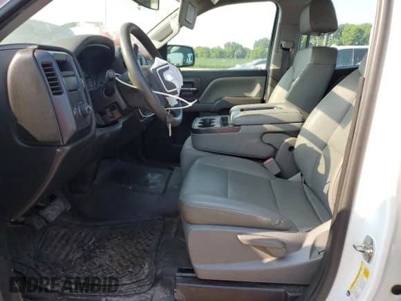 2018 GMC Sierra 1500 z VIN 1GTR1LEC9JZ114567, wystawiony jako Copart lot #63434725 z przebiegiem 156 143 mil mil oraz Szkoda całkowita • Salvage title. Historia ofert i sprzedaży dostępna na DreamBid. Obrazek 7.