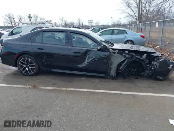 2024 BMW 7 Series 760i xDrive with VIN WBA33EJ07RCR15937, listed as a IAAI auction lot 41642361 with 19,368 mi miles and . Bid and sale history available at DreamBid. Image 13.