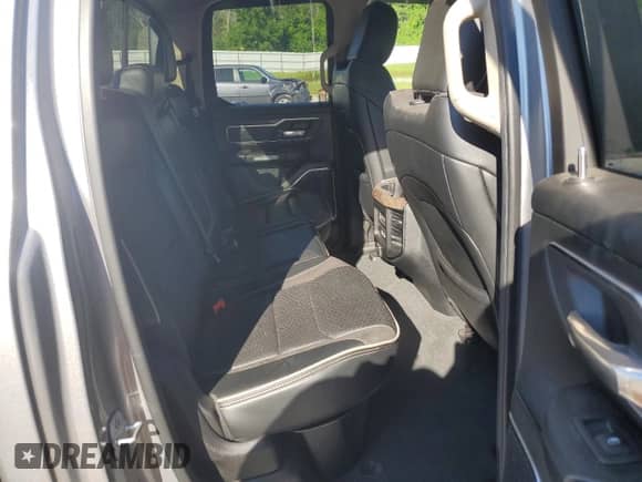 2019 Ram 1500 Laramie z VIN 1C6SRFDT5KN831304, wystawiony jako Copart lot #65744875 z przebiegiem 88 600 mil mil oraz Szkoda całkowita • Salvage title. Historia ofert i sprzedaży dostępna na DreamBid. Obrazek 10.