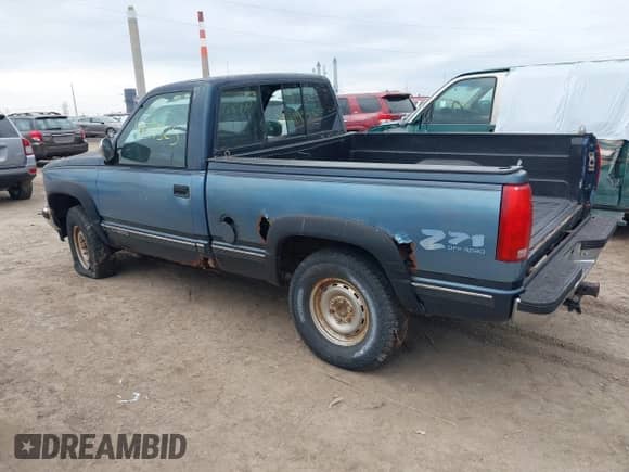 1988 GMC Sierra 1500 с VIN 1GTDK14K6JZ518298, выставлен на аукционе IAAI как лот 41714525 с пробегом 298 174 миль миль и . История ставок и продаж доступна на DreamBid. Изображение 3.